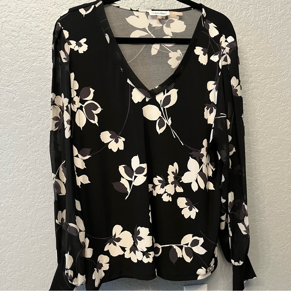Calvin Klein Black and White Floral Women's Blouse Size Large